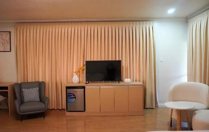 Aparthotel Honey 1 Inside Bee Cafe Cebu